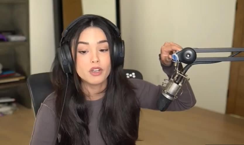 What Mic Does Valkyrae Use
